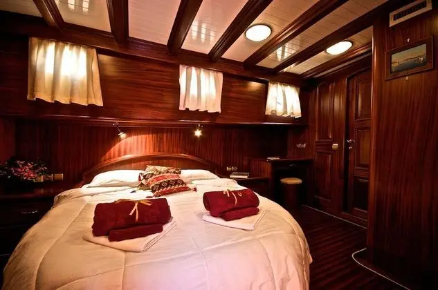 Plaghia Charter Boat & Breakfast - Oda