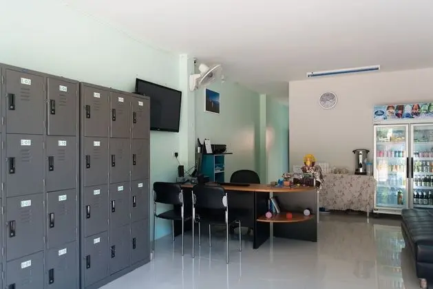 Plan B Hotel - Lobi