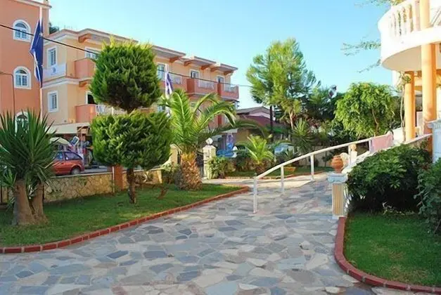 Planos Beach Hotel - Dış Mekan