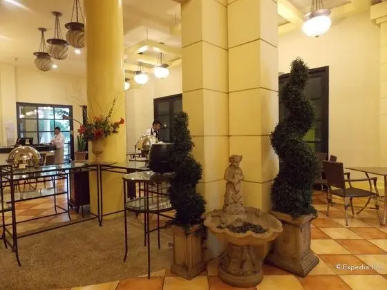 Planta Centro Bacolod Hotel & Residences - Lobi