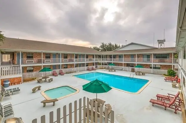 Plantation Inn