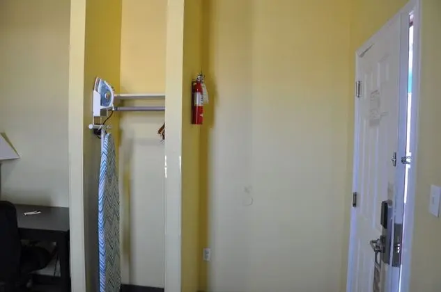 Plantation Suites & Conference Center