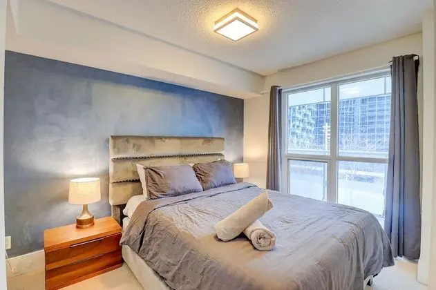 PlanURstay - 300 Front Street West - Oda