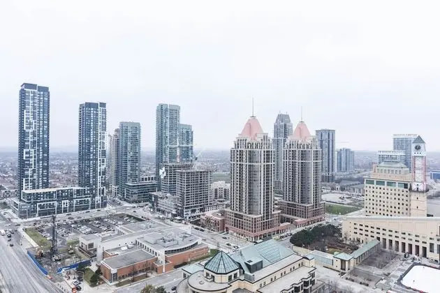 PlanURstay - Mississauga Downtown Square One