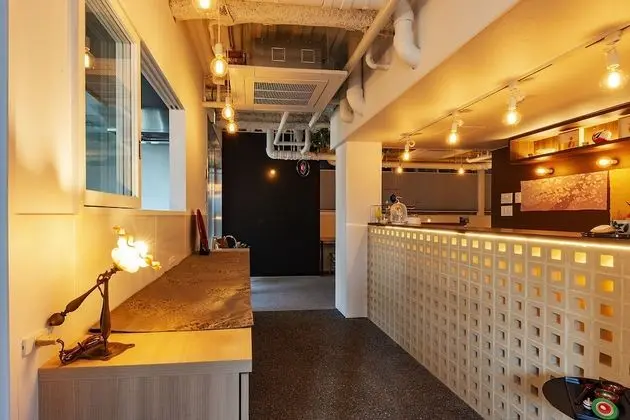 plat hostel keikyu kamakura wave - Lobi