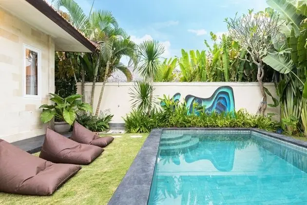 Villa Platform Canggu By Azure - Havuz
