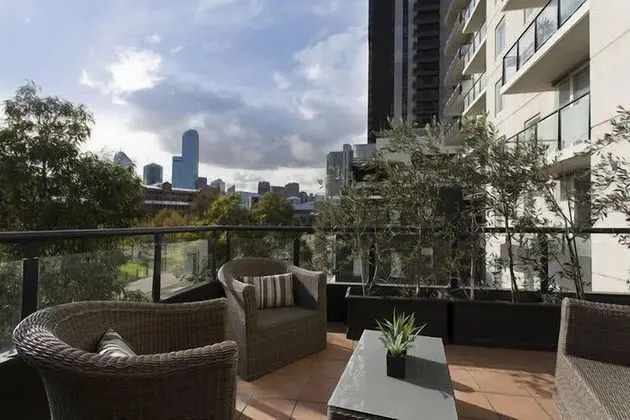 Platinum Apartments on Whiteman St