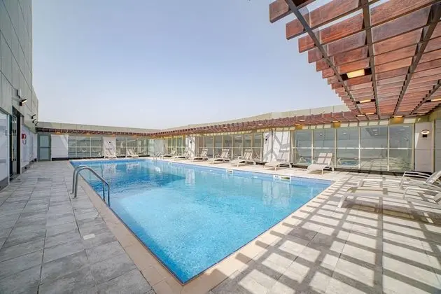 Platinum Coast Hotel Apartments - Havuz