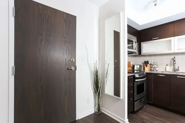 Platinum Suites - Fabulous CN Tower View, 2Bed 2Bath & Parking - Mutfak