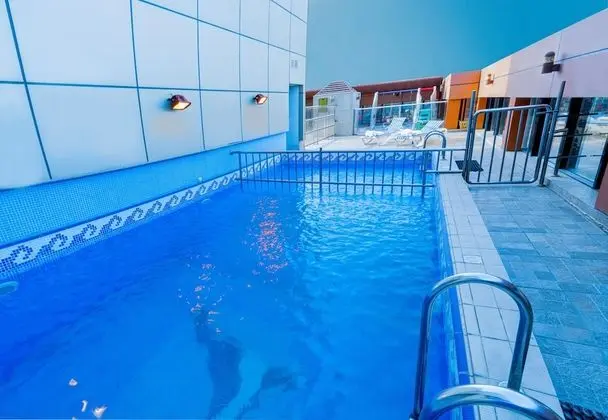 Platinum Suites Jeddah - Havuz