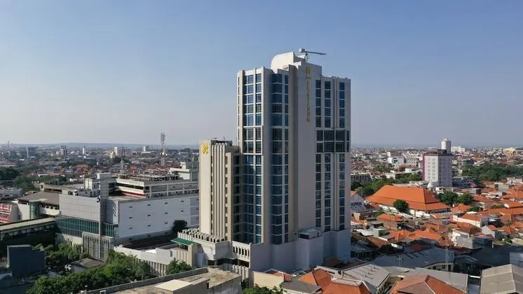 Platinum Hotel Tunjungan Surabaya - Dış Mekan