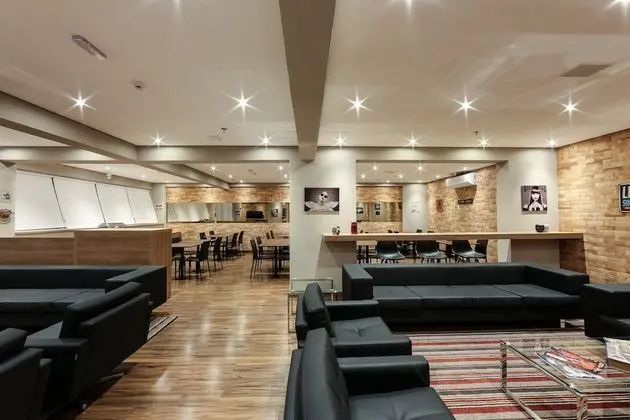 Play Hotel