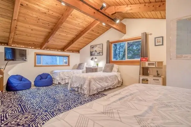 Play Chalet (MCA 489) - Oda