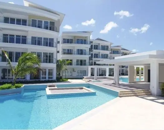 Playa Coral Condo in Paradise F22 - Havuz