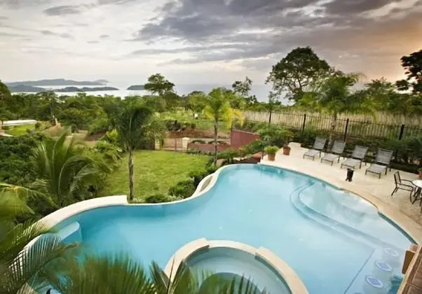 Playa Potrero 4 BR Home w Large Saltwater Pool Spectacular Views - Villa Oasis