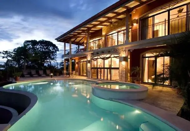 Playa Potrero 4 BR Home w Large Saltwater Pool Spectacular Views - Villa Oasis - Oda