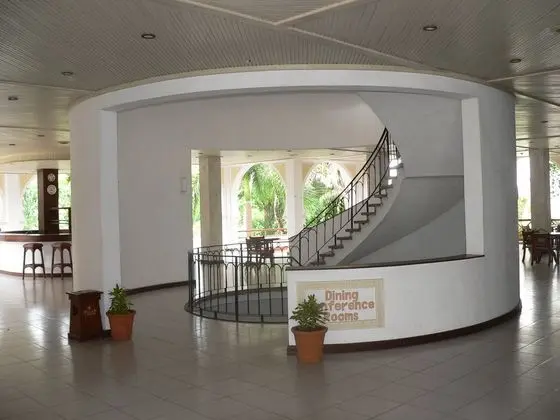 Plaza Beach Hotel - Lobi