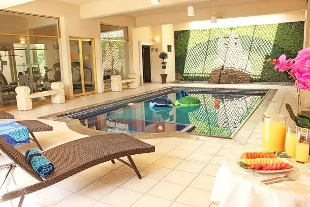 Hotel Plaza de Oro - Havuz