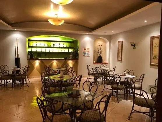 Hotel Plaza Ejecutivo - Yerinde Yemek