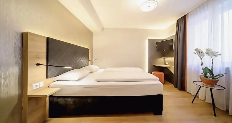 PLAZA INN Rieker Stuttgart Hauptbahnhof - Oda