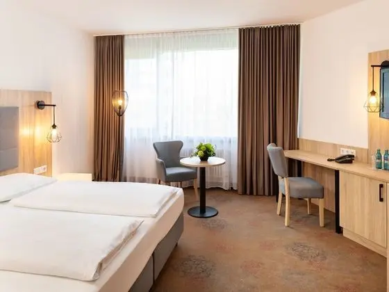 Plaza Hotel & Living Frankfurt