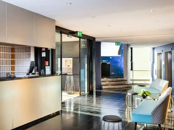 Plaza Hotel & Living Frankfurt - Lobi
