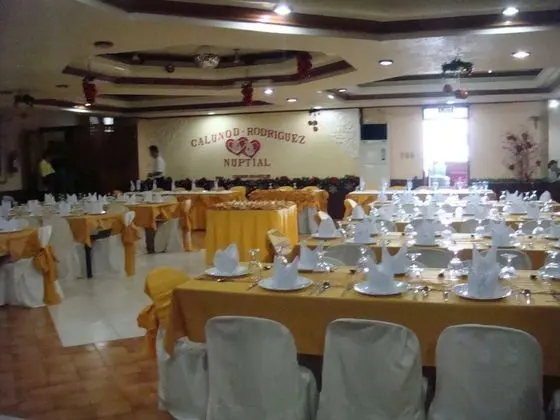 Plaza Maria Luisa Suites Inn - Misafir Tesisleri ve Hizmetleri