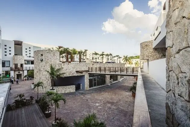 Plaza Paraiso C203 by NAS