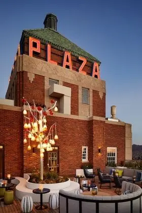 The Plaza Hotel Pioneer Park - Dış Mekan