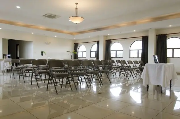Plaza Real Suites & Apartments - İş / Konferans