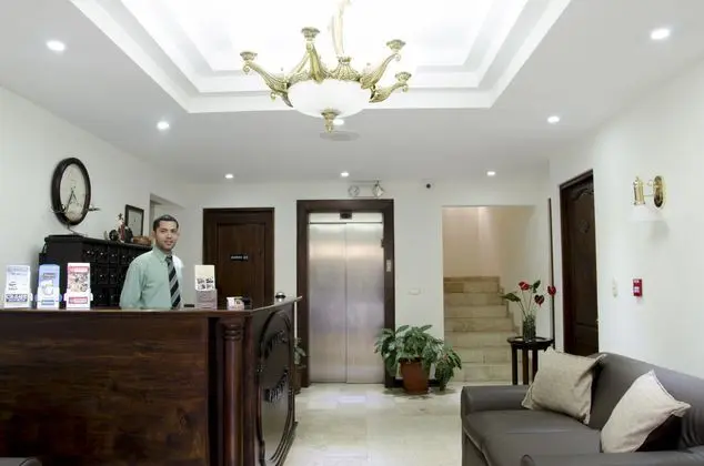 Plaza Real Suites & Apartments - Lobi