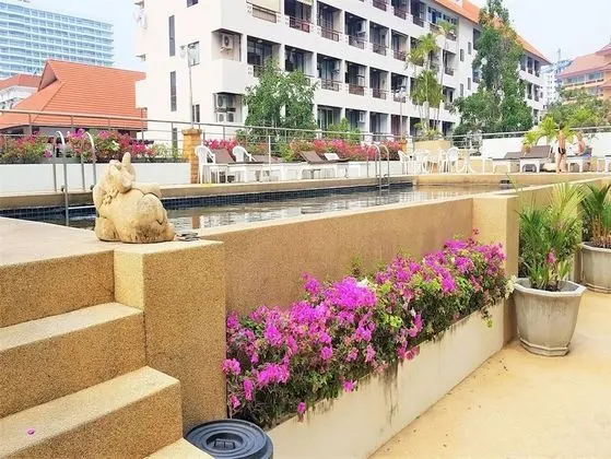 Plaza Residence Jomtien Beach - Large Studio Condo