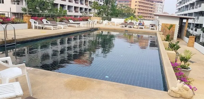 Plaza Residence Jomtien Beach - Large Studio Condo - Havuz