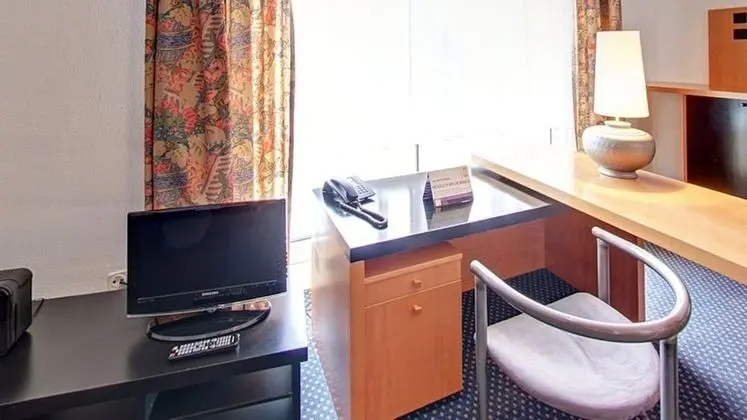 Plaza Suites Rüsselsheim - Oda