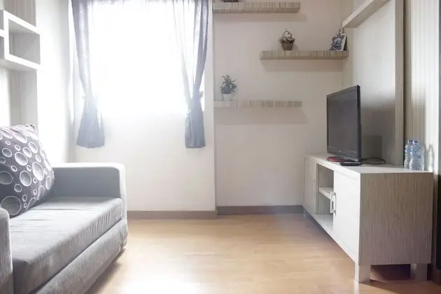 Pleasant 2Br Apartment At The Suites Metro - Oda Düzeni