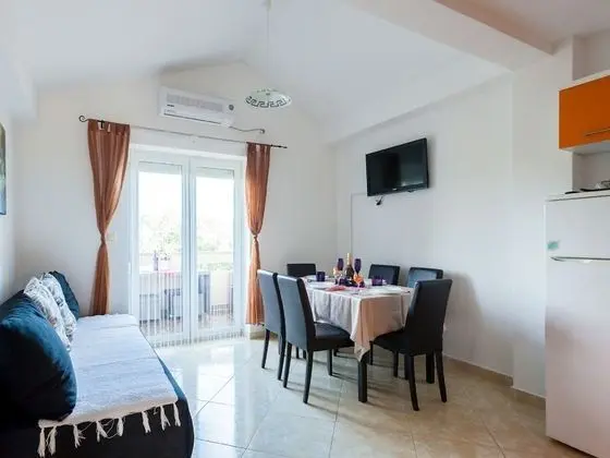 Pleasant Apartment on the Croatian Islands Amid the Sea