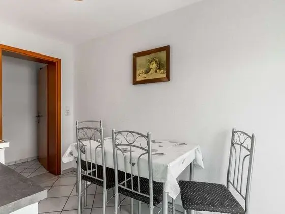 Pleasant Apartment in Damshagen With Terrace and Barbecue - Yerinde Yemek