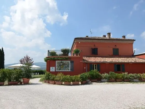 Pleasant Apartment in Passano di Coriano With Pool - Dış Mekan