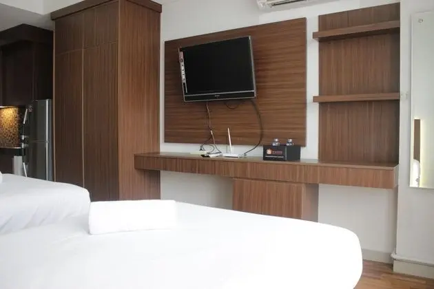 Pleasant & Cozy Studio at Dago Suites Apartment - İç Mekan