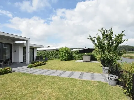 Pleasant Villa in Harderwijk With Fenced Garden and Jetty - Dış Mekan