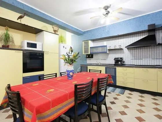 Pleasant Holiday Home With Balcony, Veranda, Barbecue - Mutfak