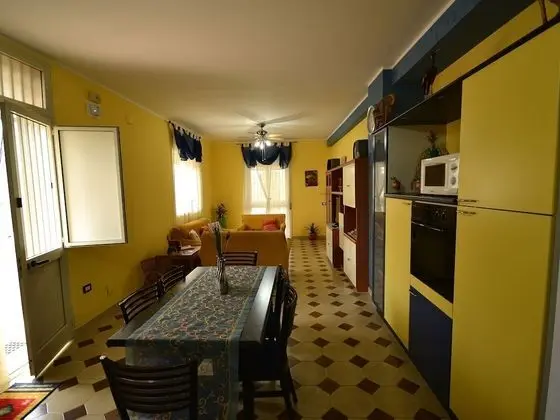 Pleasant Holiday Home With Balcony, Veranda, Barbecue - Yerinde Yemek