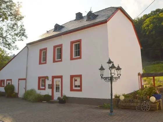 Pleasant Holiday Home in Heidweiler With Private Garden - Dış Mekan