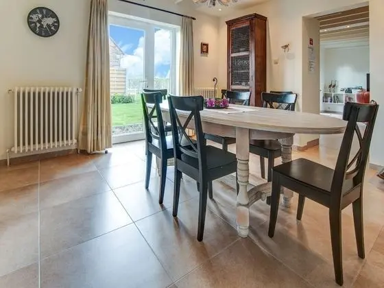 Pleasant Holiday Home in Koekelare With Green Surroundings - Yerinde Yemek