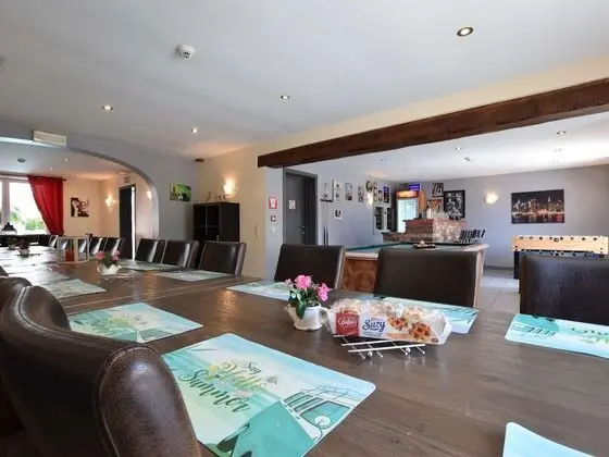 Pleasant Holiday Home With Sauna and Jacuzzi in Courtil