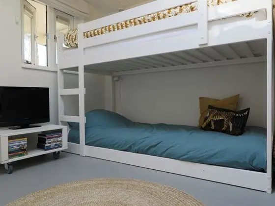 Pleasant House Directly Behind the Dunes of the Netherlands' Largest Southern Beach - Oda