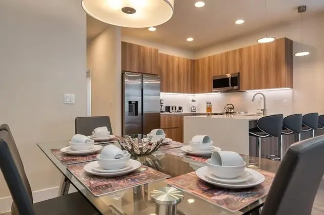 Pleasant Townhome With Private Pool Near Disney