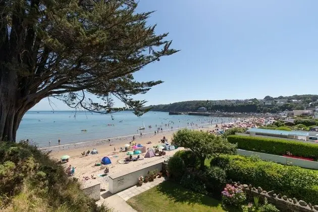 Pleasant View - Direct Beach Access Sea Views and Parking