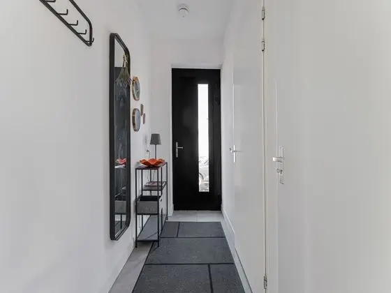 Pleasant Villa in Zeewolde With Garden - Lobi