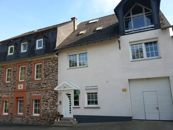 Pleasing Apartment in Traben-trarbach With Balcony - Dış Mekan